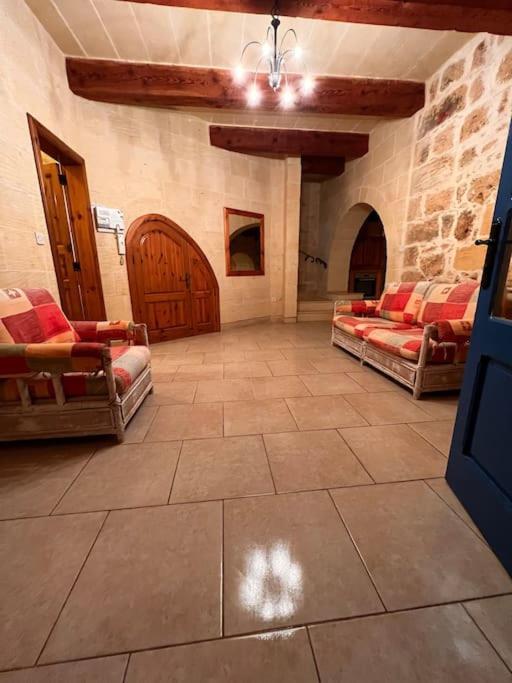 Ta' Peppi * Qala